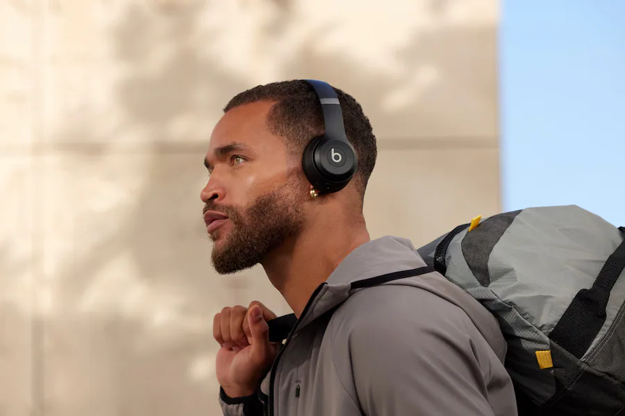 Beats - Solo 4 Wireless On-Ear Headphones - Matte Black - Image 5